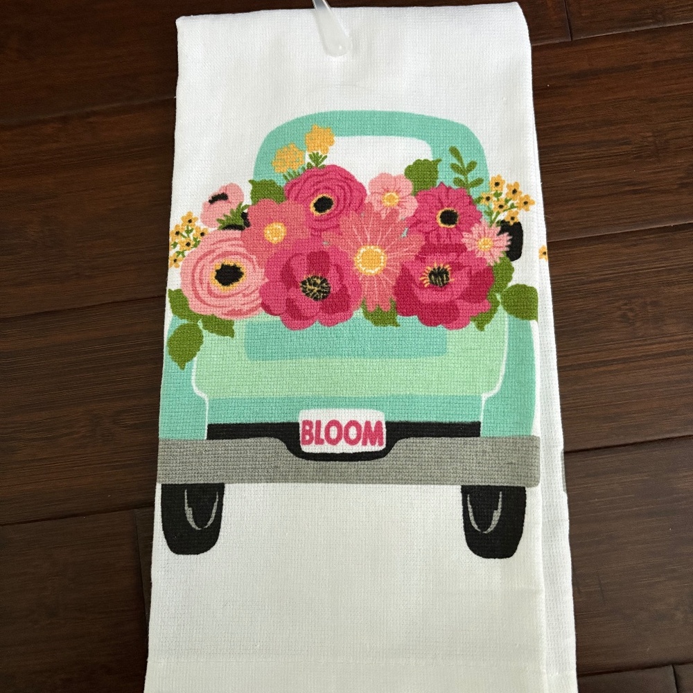 New with tag spring kitchen towels - Picture 4 of 4